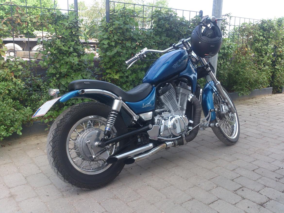 Suzuki intruder 750 фото