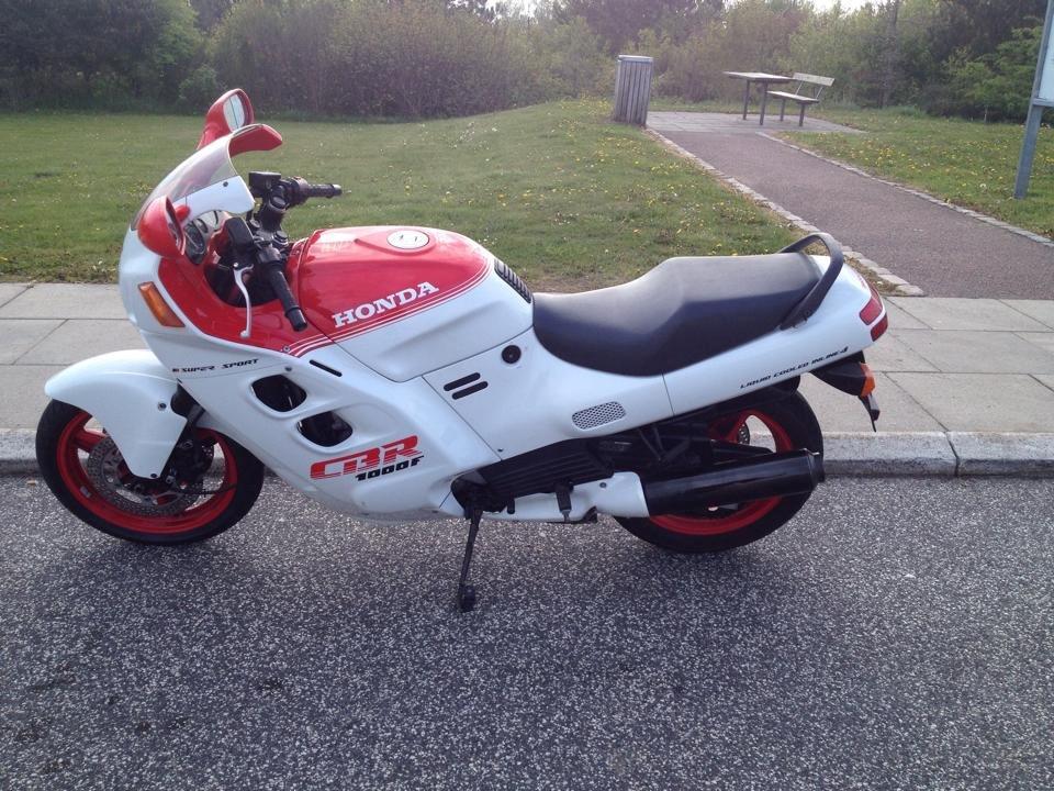 Honda CBR 1000f sc21 billede 3