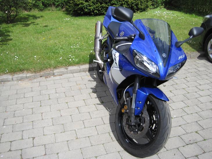 Yamaha Yzf R1 - Så kom der Rizoma blink på :) billede 1