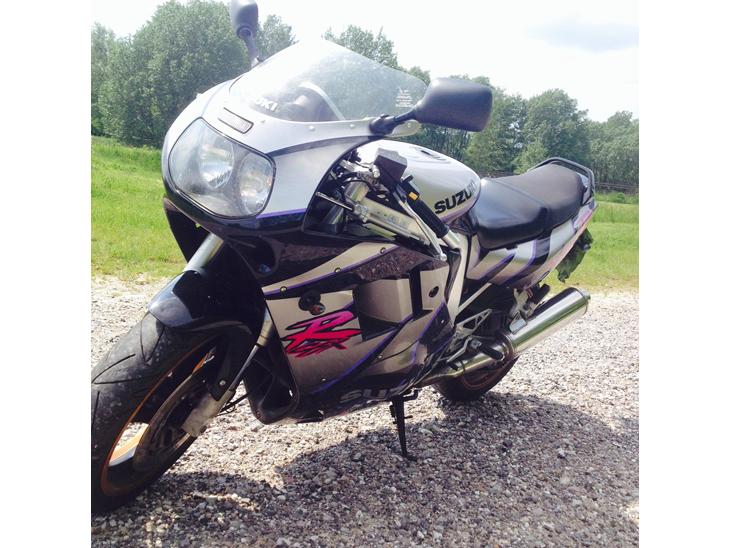 {{currentPhoto.altText}} billede {{currentPhoto.number}}