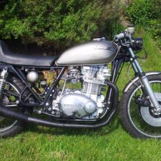 Kawasaki KZ 750 B - Twin