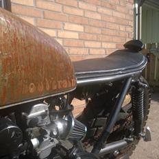 Suzuki GS 500 Bed and breakfast cruiser