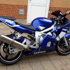 Yamaha R6