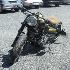 Yamaha 1100 dragstar "bobber"