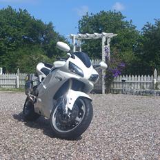 Yamaha YZF R1