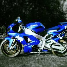 Yamaha Yzf R1