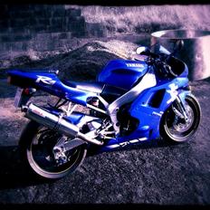 Yamaha Yzf R1