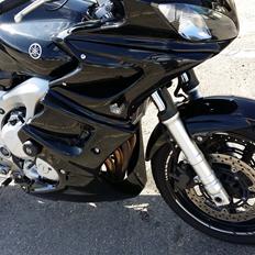Yamaha FZ6