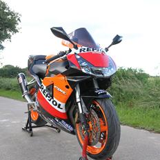 Honda CBR954RR Fireblade