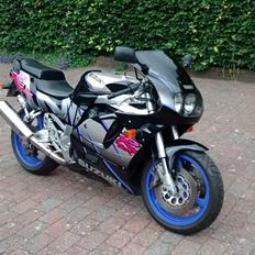 Suzuki GSXR 750