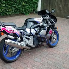 Suzuki GSXR 750