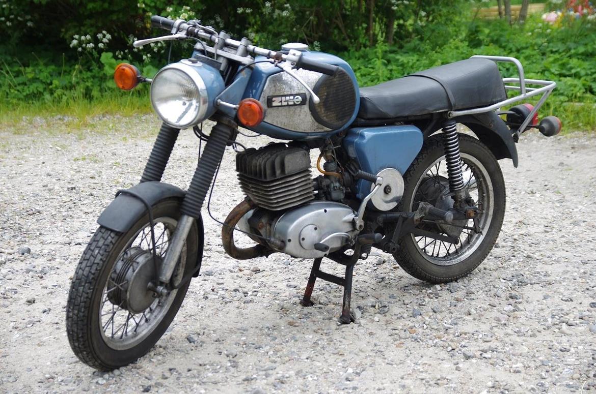 MZ TS 250 - Den knap så pæne side, rusten har fået fat i kromen. billede 7