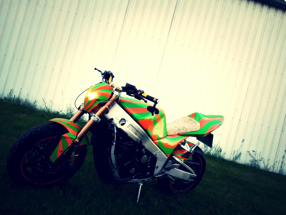 Yamaha FZR750r Bolche Fighter billede 3