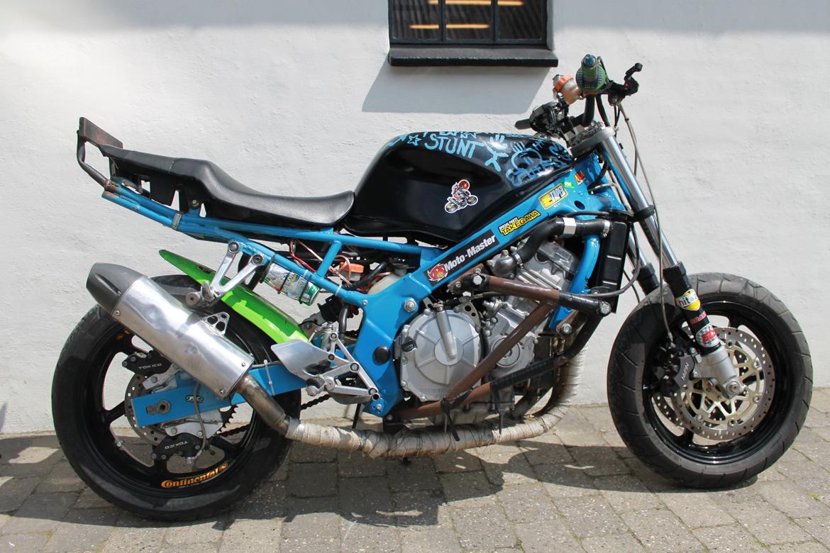 Honda CBR 600 stuntcykel billede 5