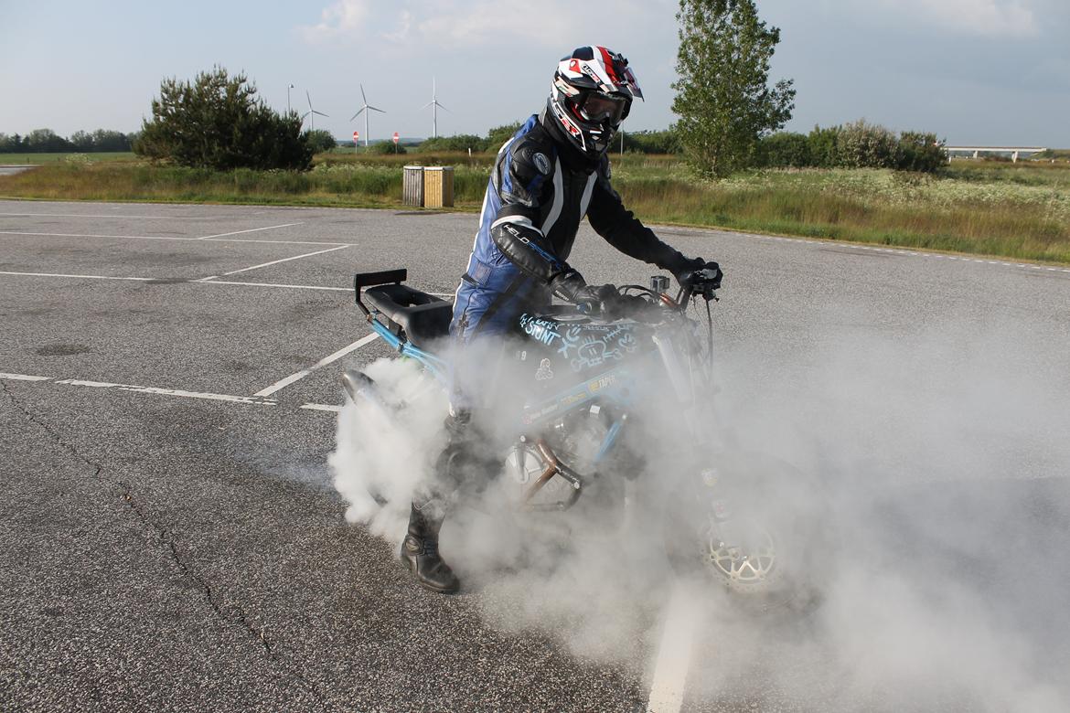 Honda CBR 600 stuntcykel billede 17