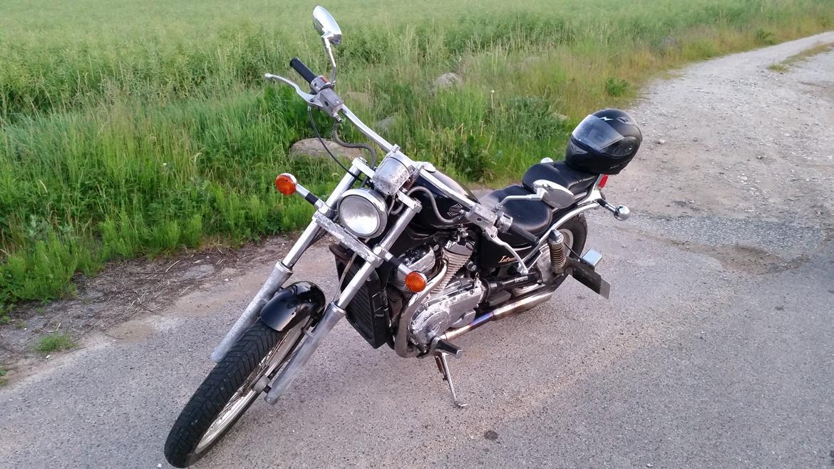 Suzuki VS 800 /// SOLGT billede 1