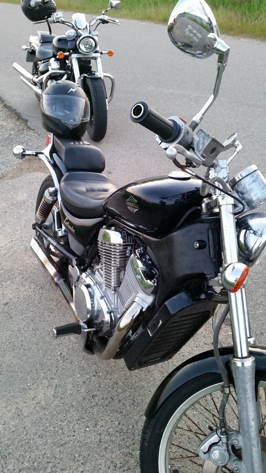 Suzuki VS 800 /// SOLGT billede 6