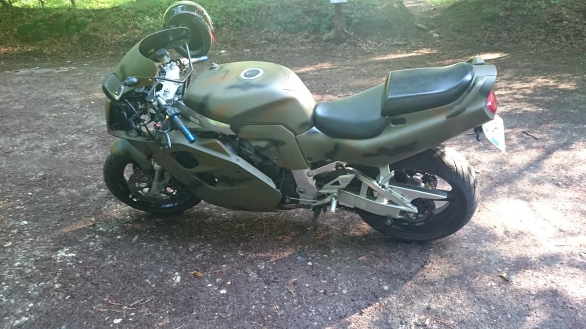 Suzuki GsxR SevenEleven 750w billede 3