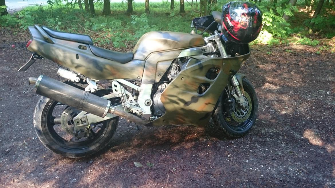 Suzuki GsxR SevenEleven 750w billede 5