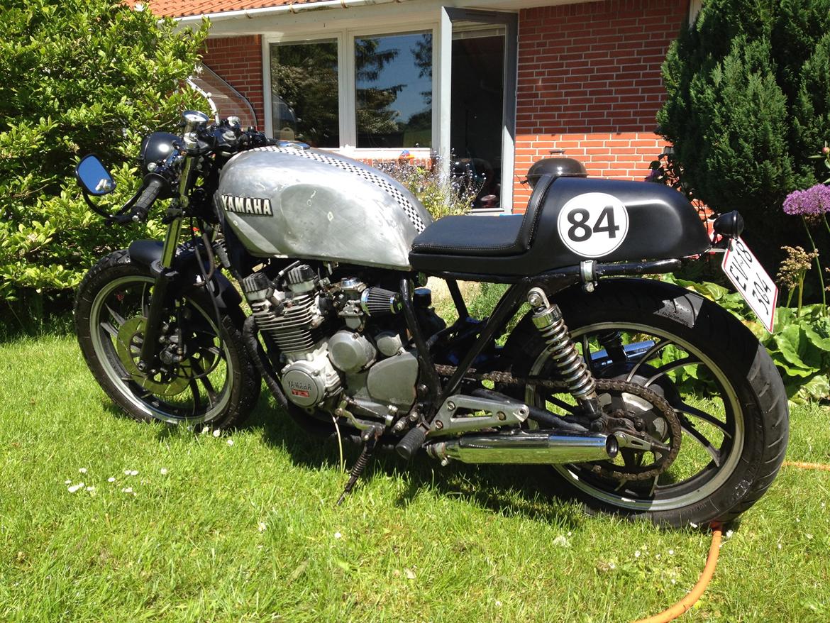 Yamaha XJ550 (4v8) - Café Racer billede 2