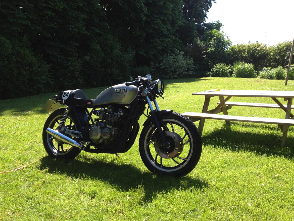 Yamaha XJ550 (4v8) - Café Racer billede 3