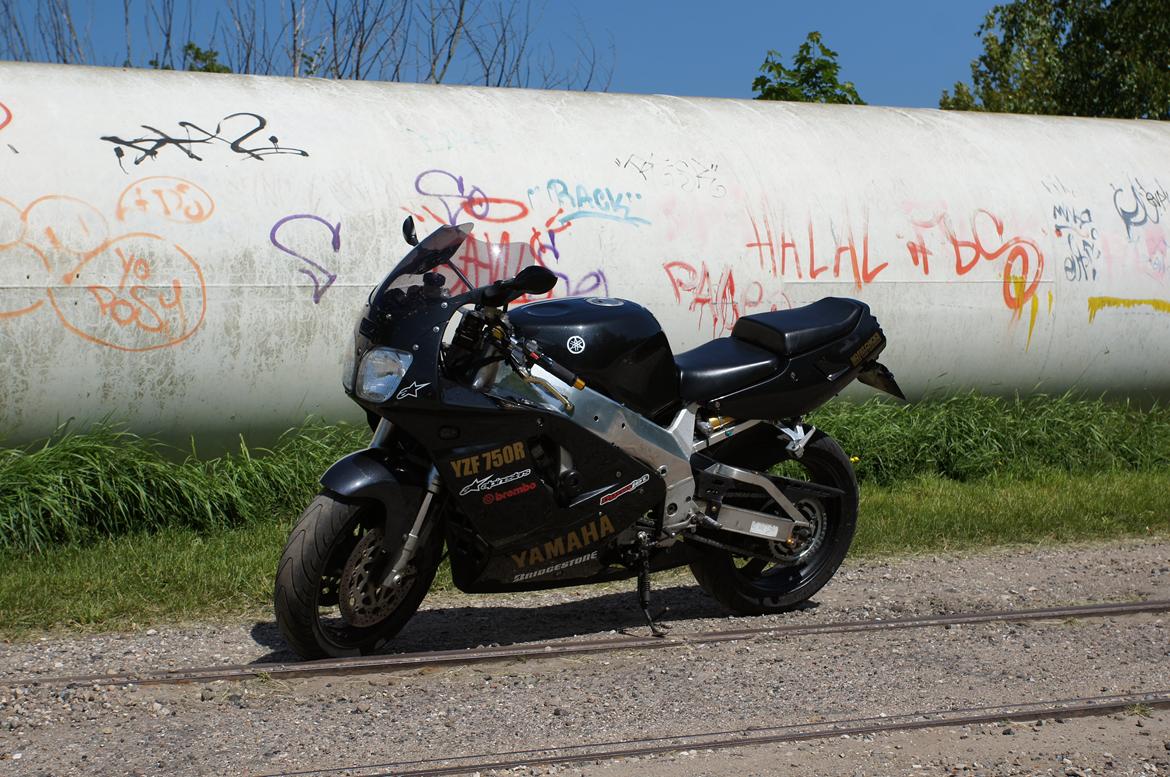 Yamaha Yzf 750 R billede 1