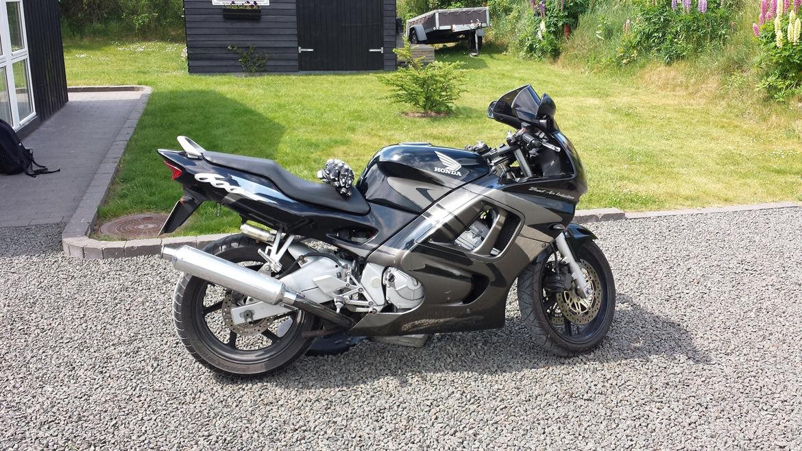 Honda cbr 600 f3 billede 2