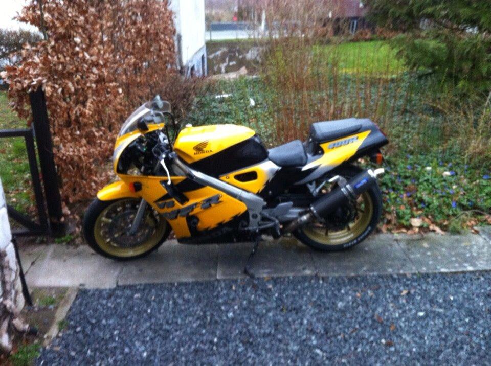 Honda VFR 400 R NC30 billede 4