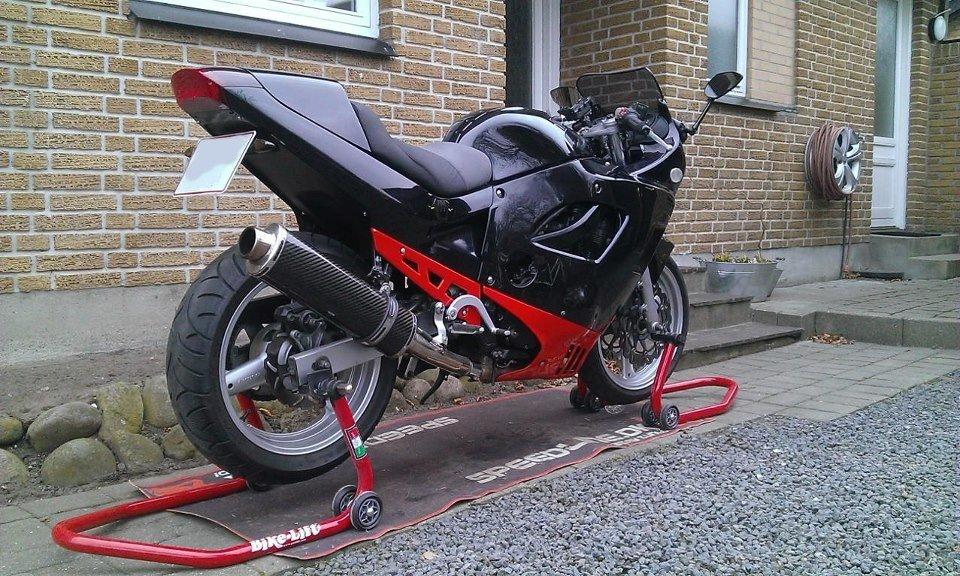 Suzuki GSX 600 F billede 1