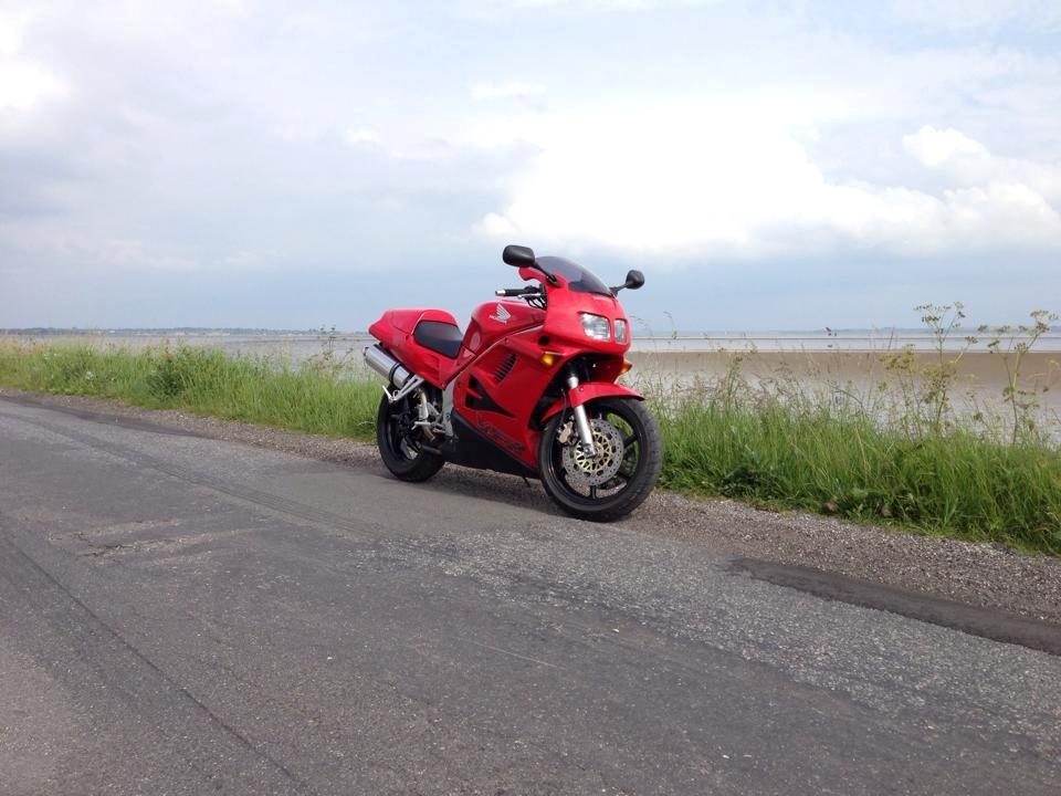 Honda VFR750f RC36/2 billede 3