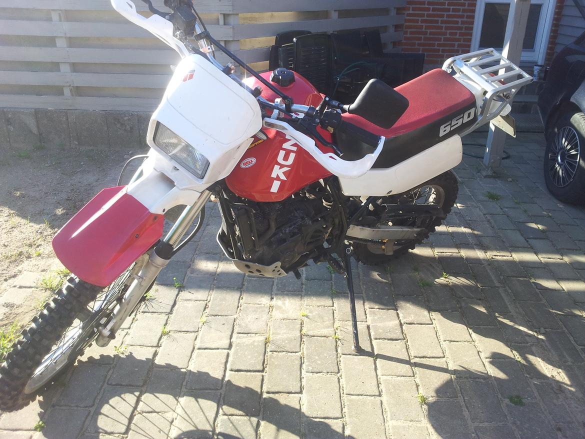 Suzuki DR 650 R billede 3