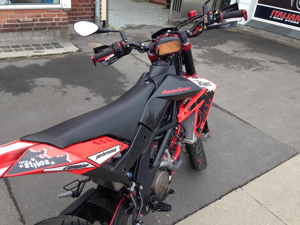 Aprilia SXV 550 (SOLGT) billede 4