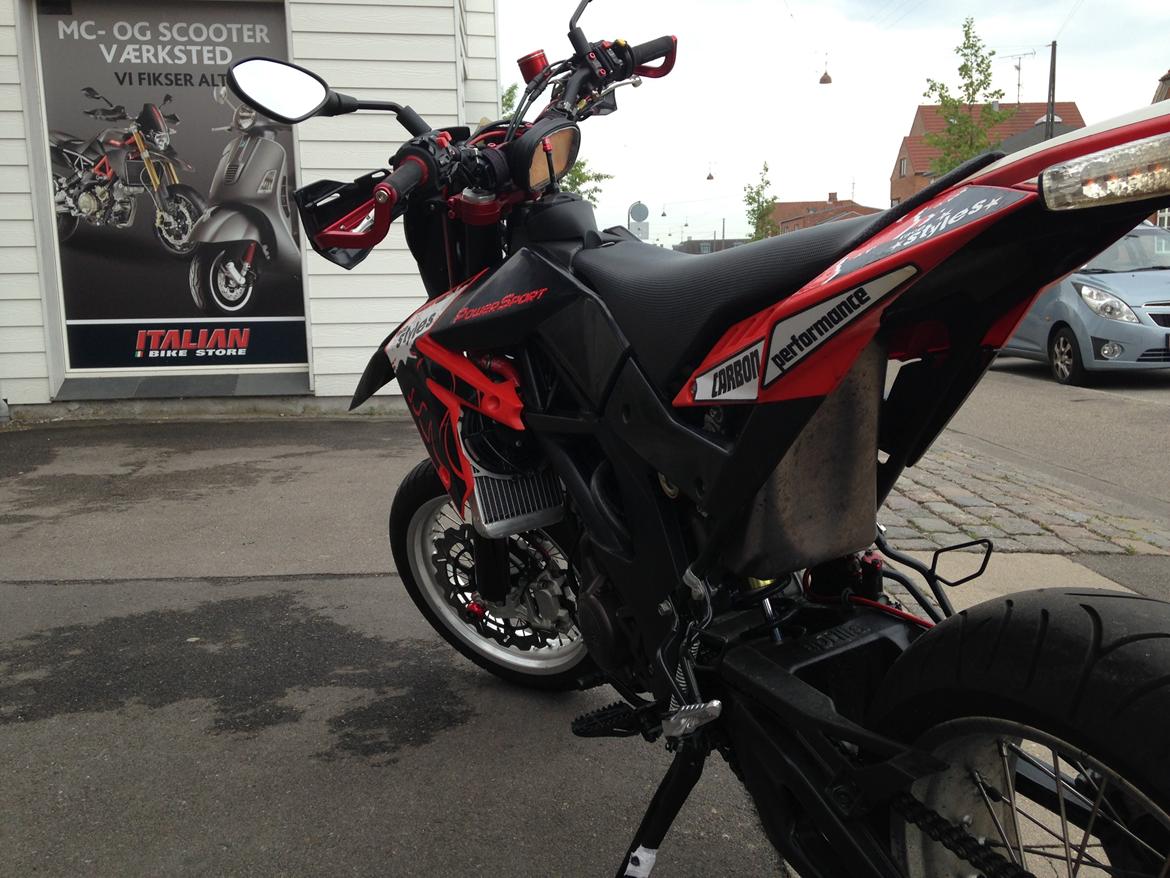 Aprilia SXV 550 (SOLGT) billede 5