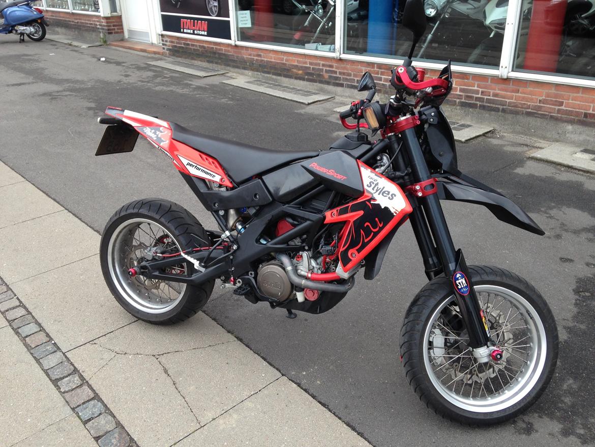 Aprilia SXV 550 (SOLGT) billede 2