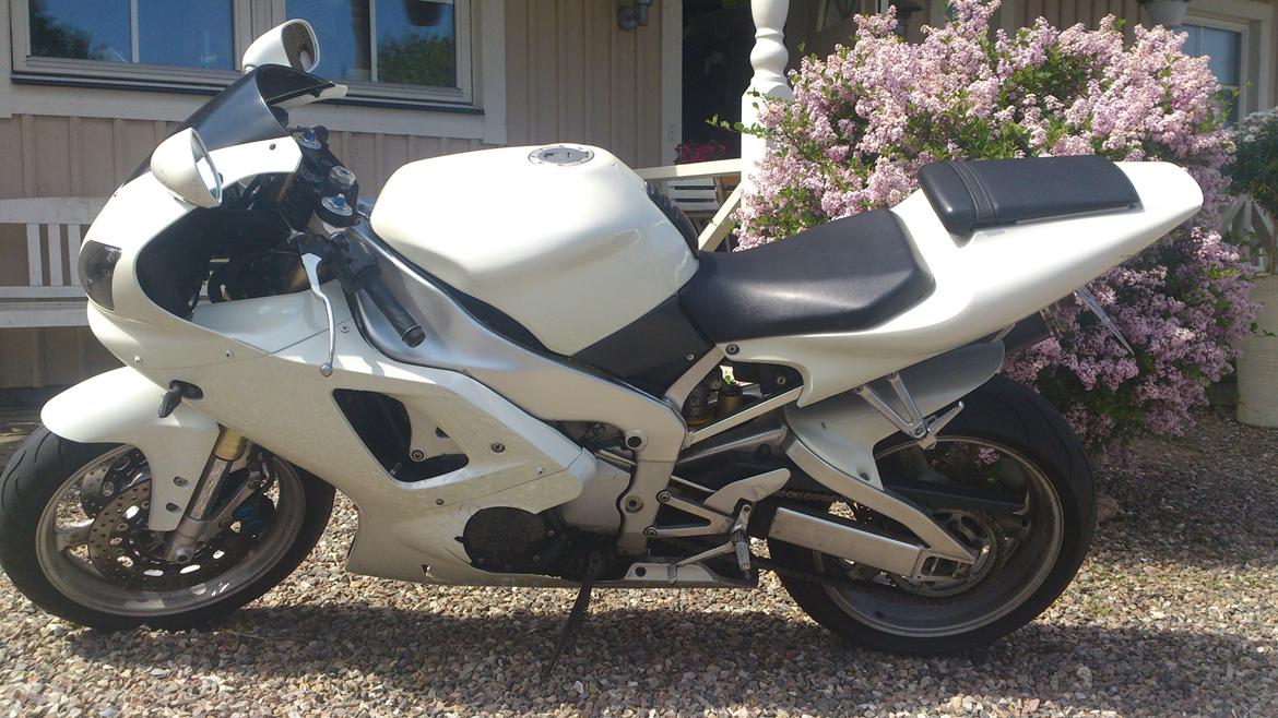 Yamaha YZF R1 billede 8