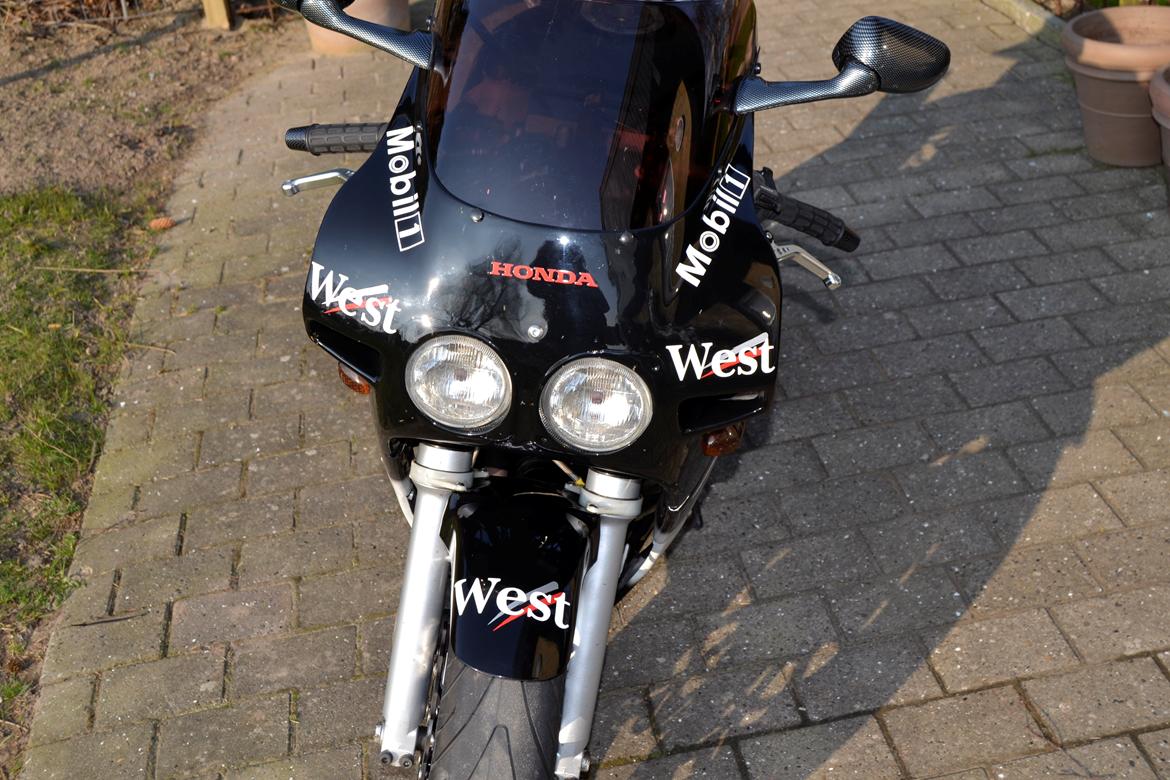 Honda CBR 400 billede 2