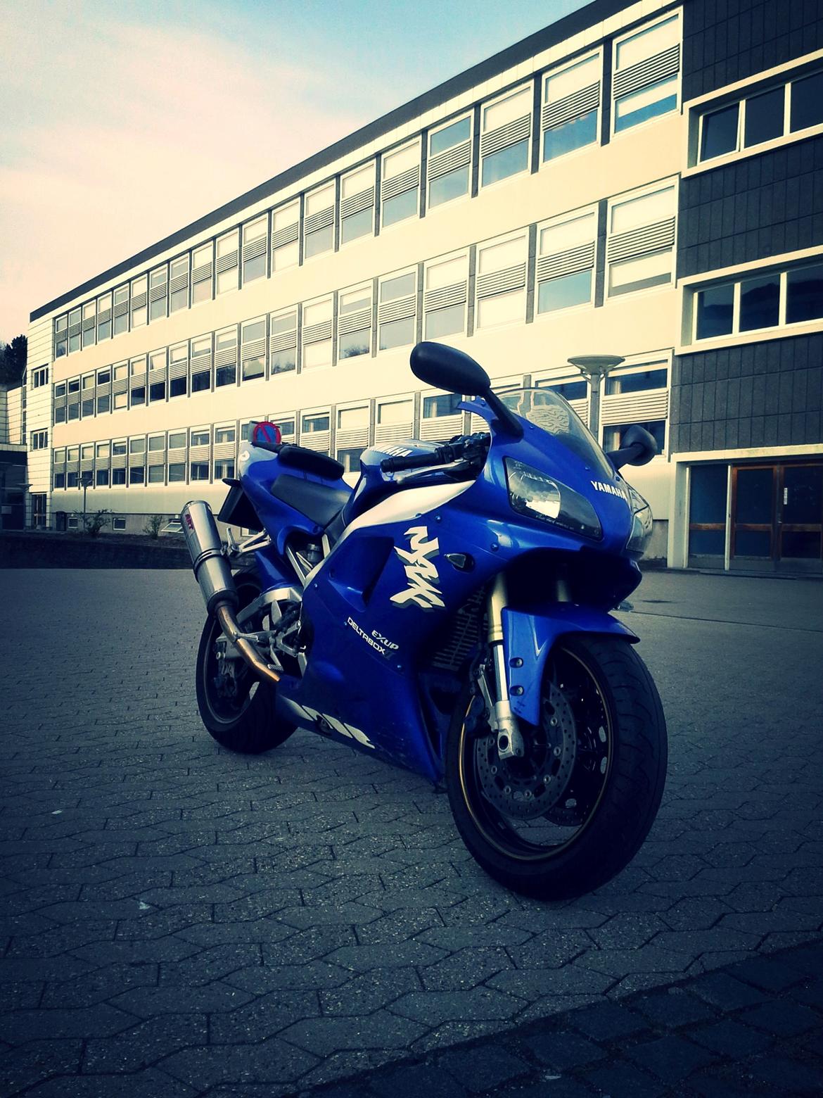 Yamaha Yzf R1 billede 8
