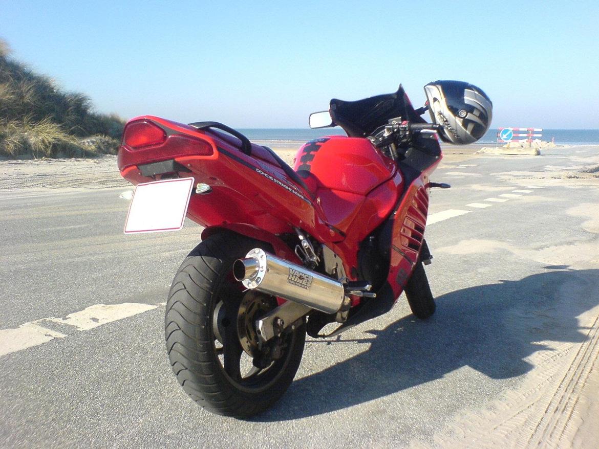 Suzuki RF 600 R billede 4