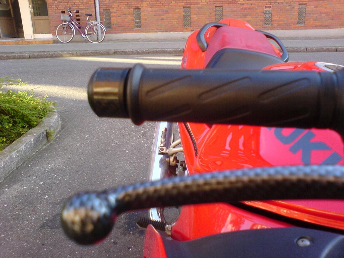 Suzuki RF 600 R billede 9