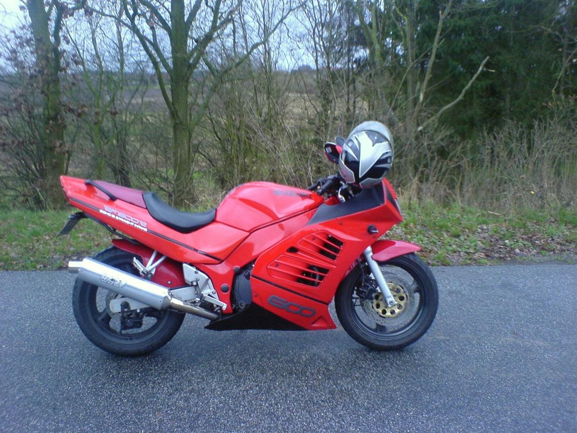 Suzuki RF 600 R billede 1