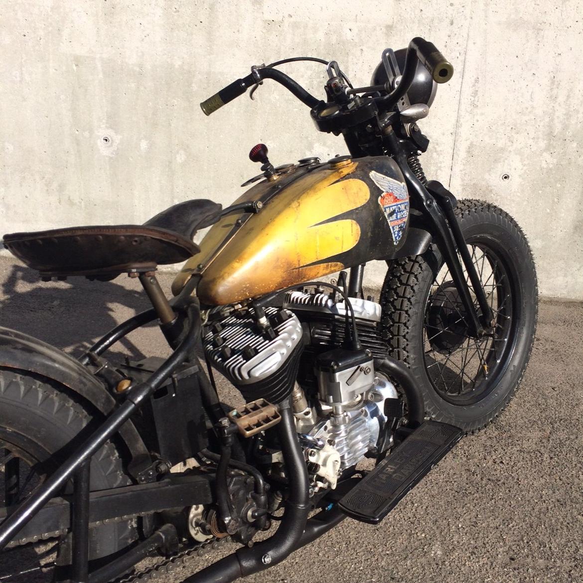 Harley Davidson 45" - Hotrod - Så endte det med at den blev gul billede 1