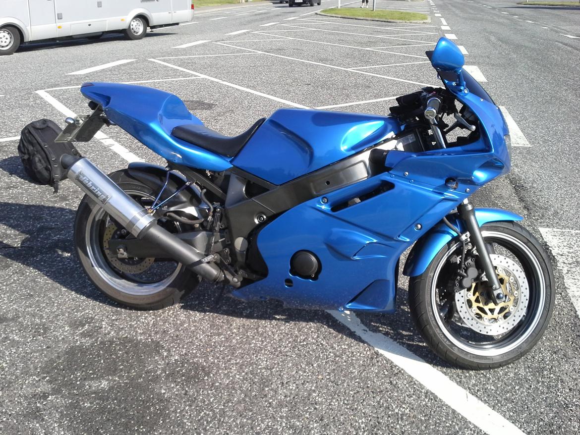 Yamaha FZR 600 billede 7