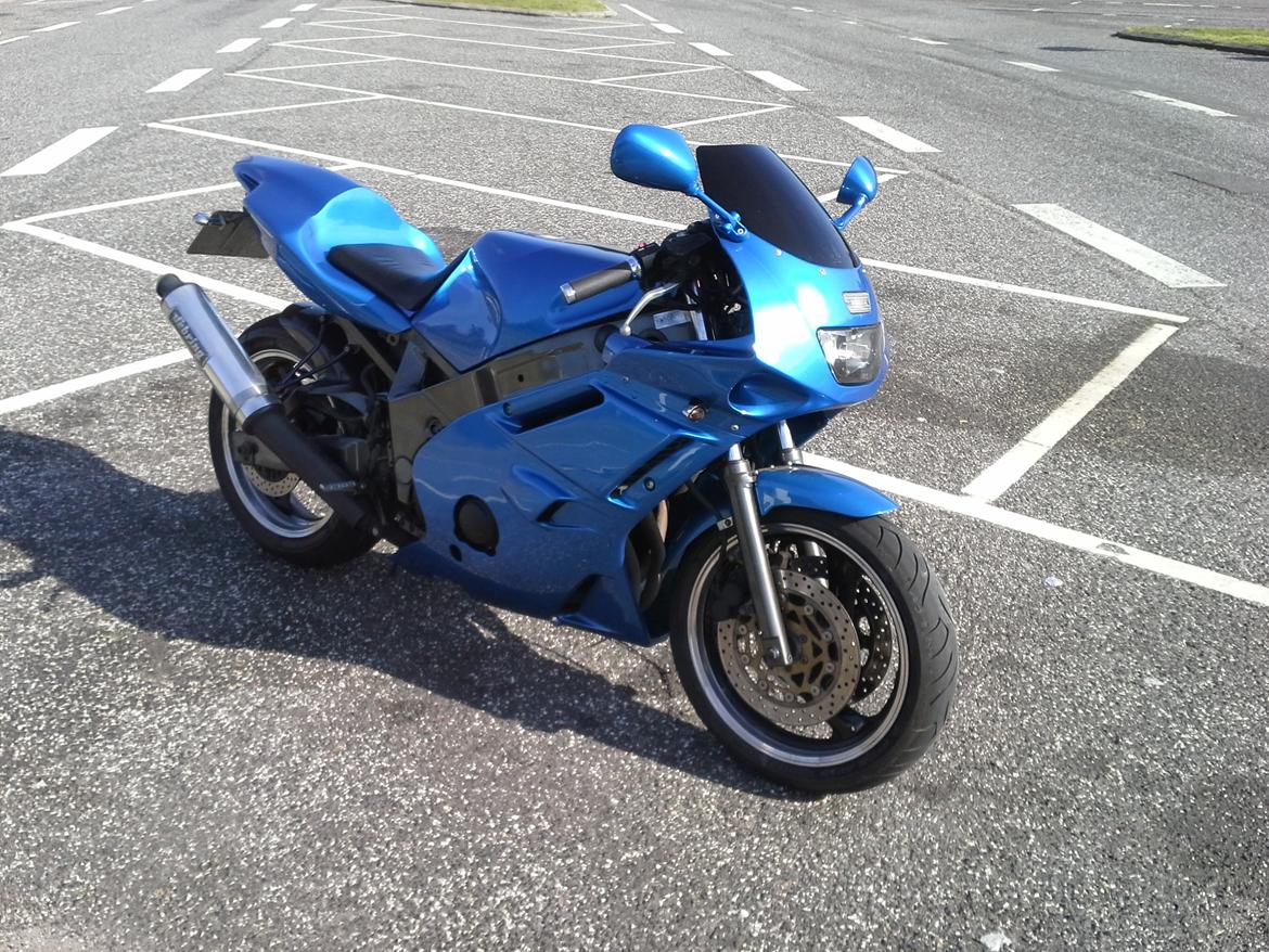 Yamaha FZR 600 billede 6