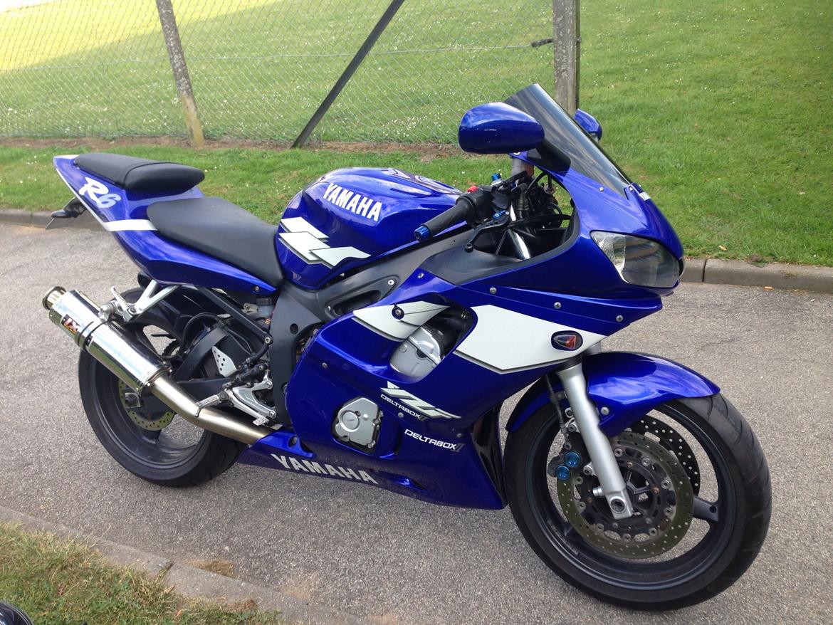 Yamaha R6 billede 2