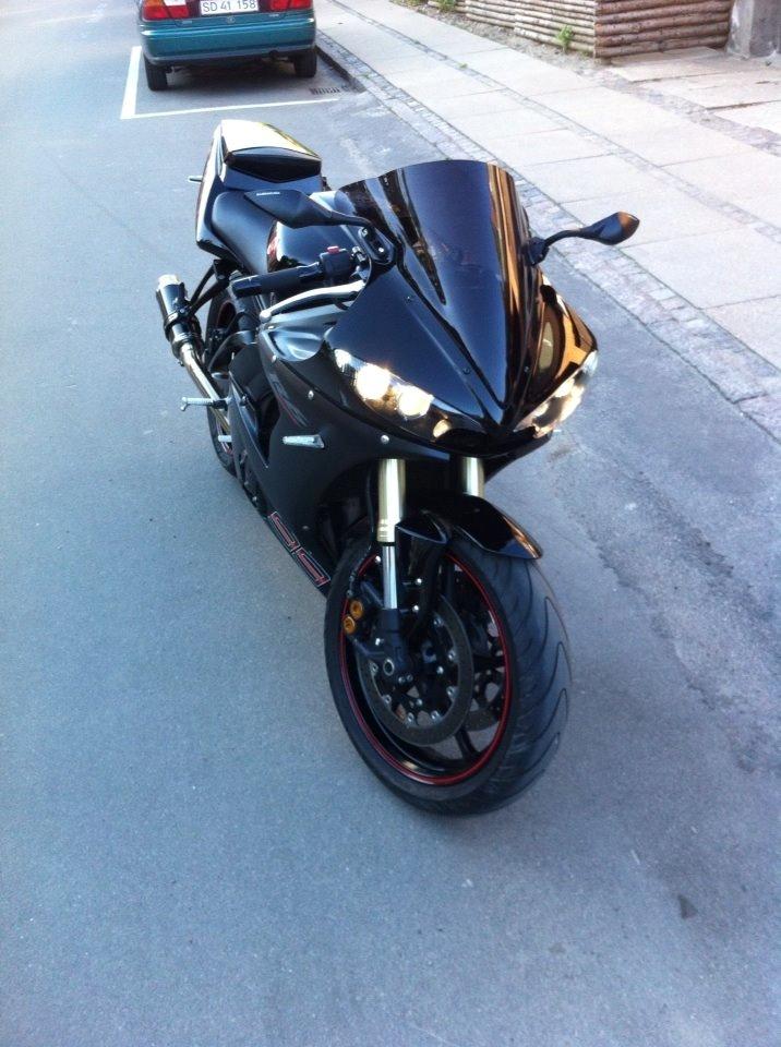 Yamaha R6 billede 3