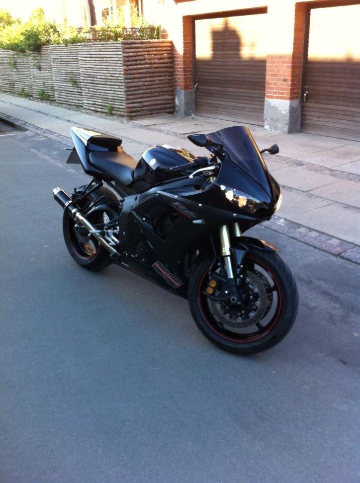Yamaha R6 billede 1