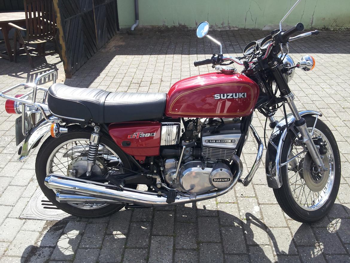 Suzuki GT380/solgt billede 1