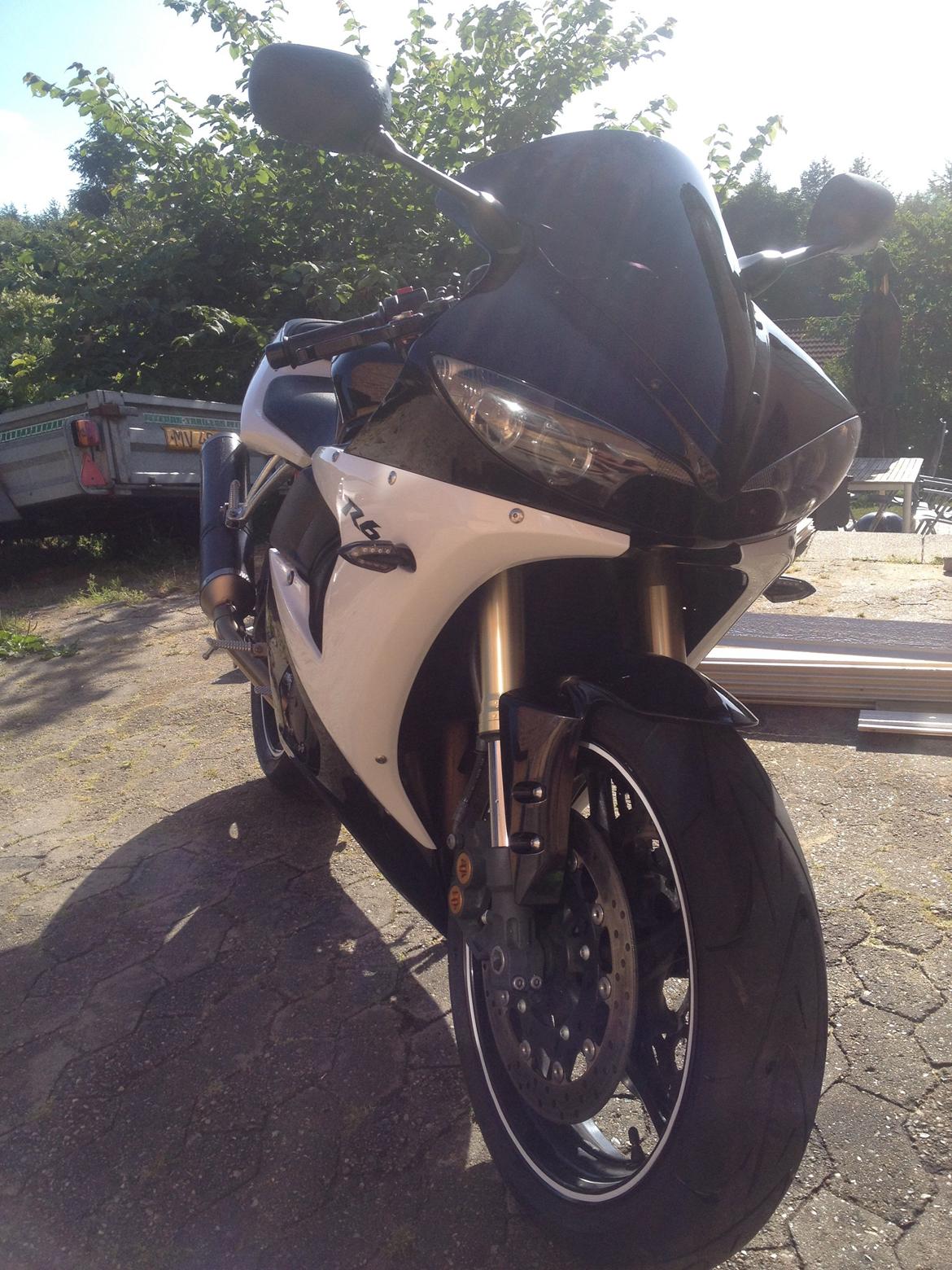 Yamaha R6 Black'n'White solgt billede 4