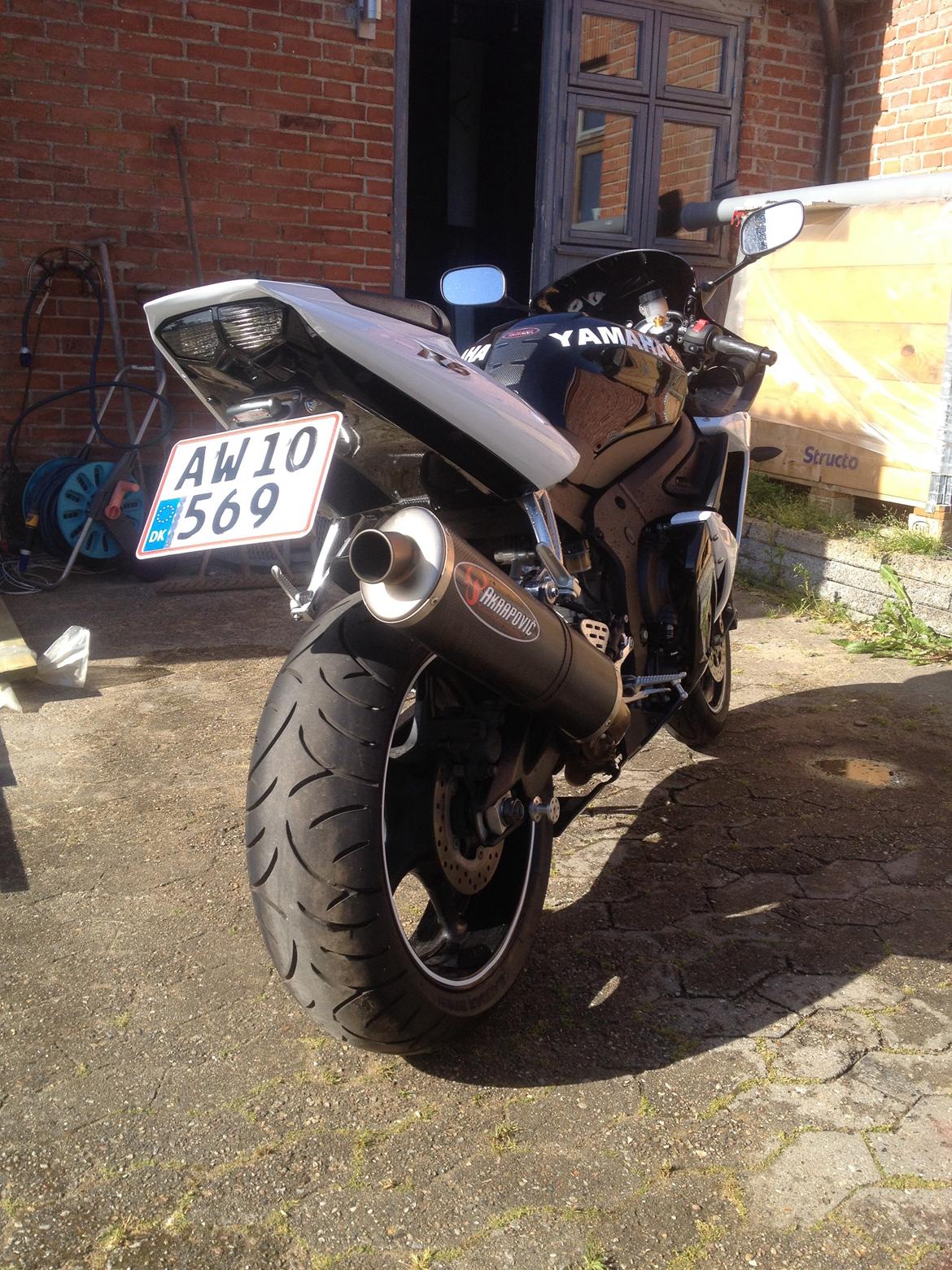 Yamaha R6 Black'n'White solgt billede 8