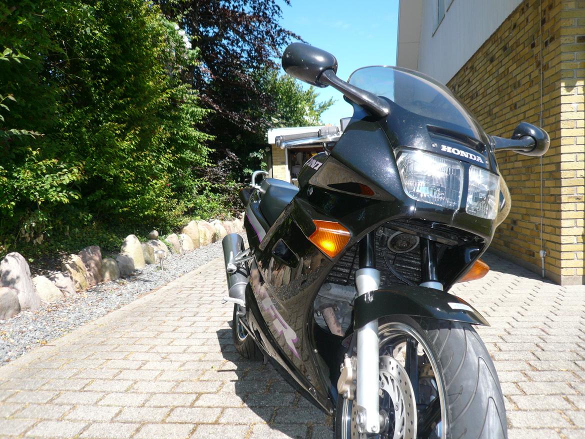 Honda VFR750F billede 4